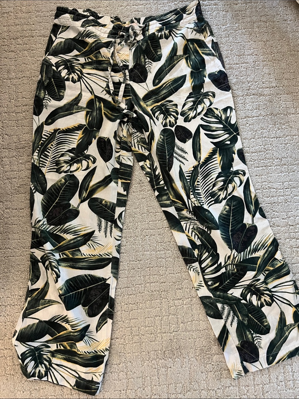 Per Se Tropical Leaf Linen-Blend Pants in Green & Cream